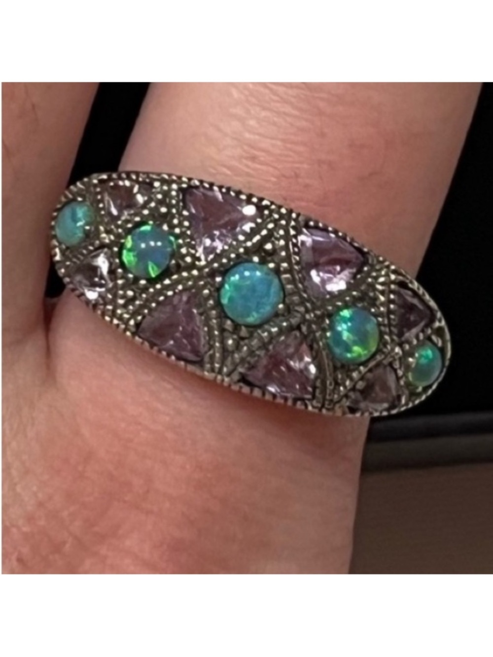 Sterling Silver opal & amethyst ring
Size 7.5
Gorgeous! Unique!